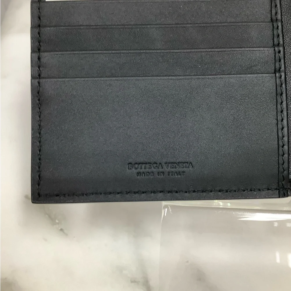NWOT Bottega Veneta Black Intrecciato Leather Bifold Wallet